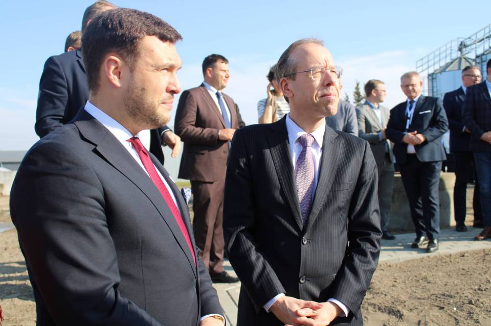 Ambasador Belgii w Zduńskiej Dąbrowie (pow. łowicki)! Nowoczesność spotyka tradycję otwarto pierwszą w Polsce szkolną biogazownię