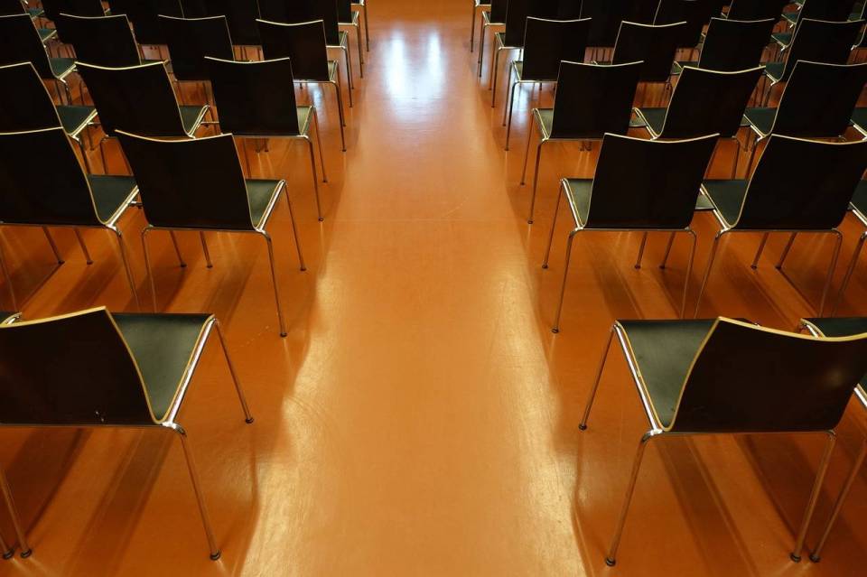 auditorium-2488359_1280