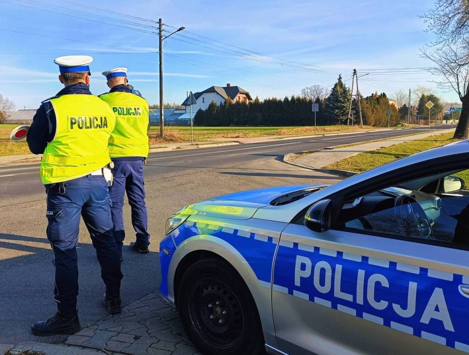 Policja zapowiada ogromną akcję "Prędkość". Na drogach oznakowane i nieoznakowane radiowozy, motocykle i grupa SPEED