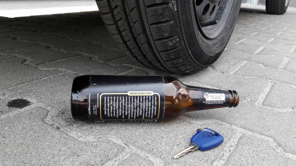 Pijany i bez prawa jazdy za kierownicą. Ryzykował życiem swoim i innych